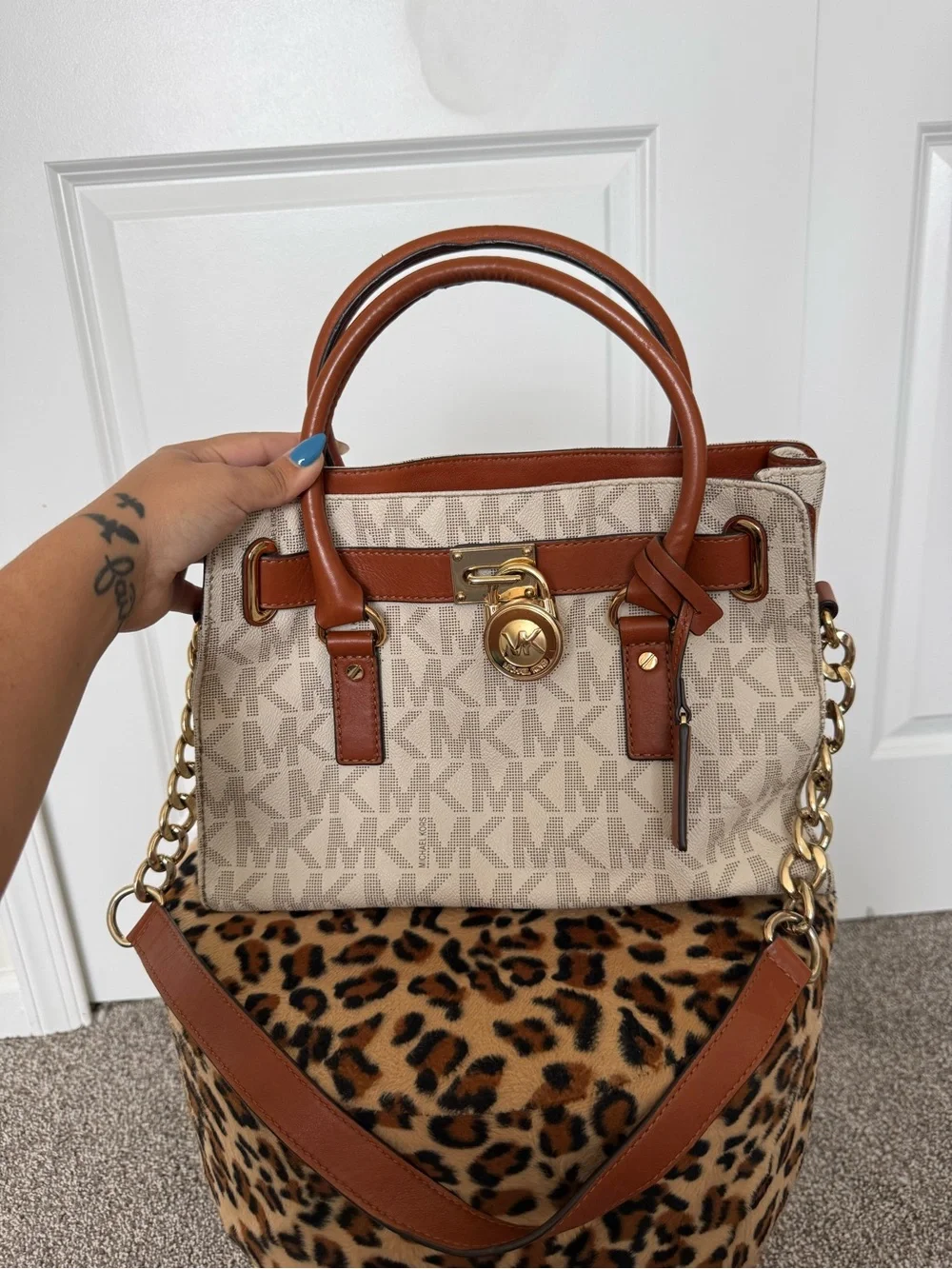 Michael Kors Signature Canvas Tote in Vanilla/Acorn